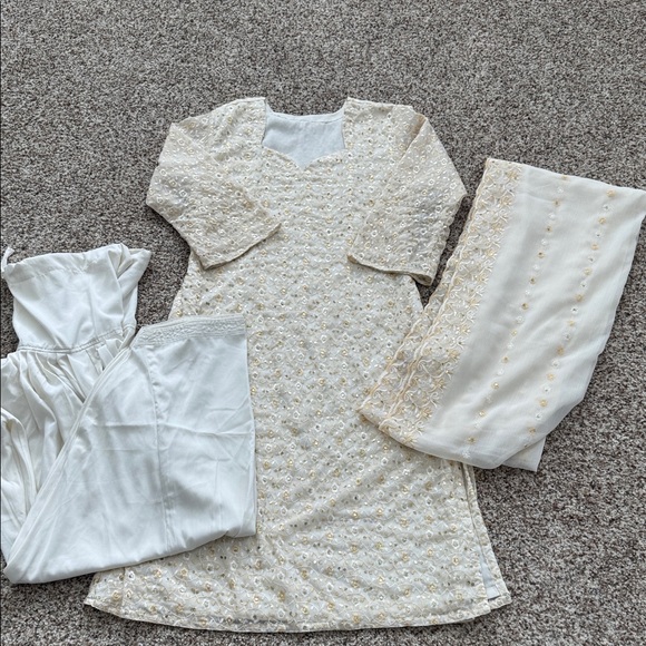 Embroidered 3 piece punjabi dress Set with salwar kurta and dupatta - Picture 2 of 13